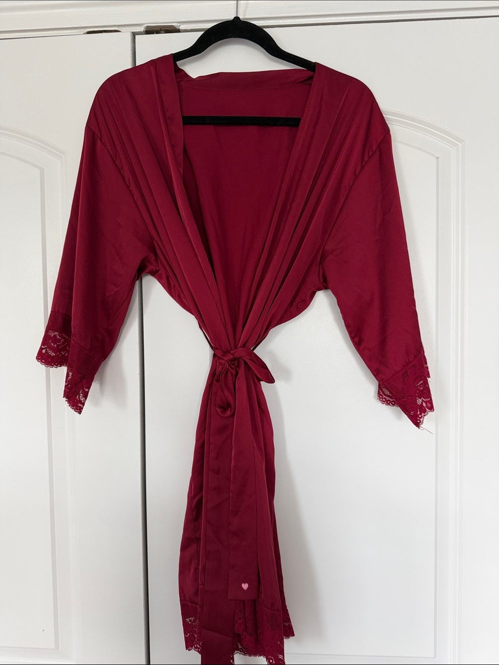 Women’s Lace-Trim Satin Robe - Burgundy